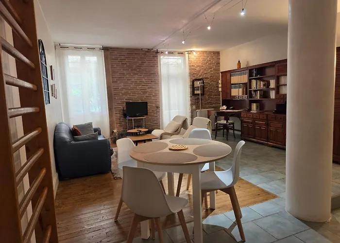 Du Corupsis Дом отдыха Вильнёв-сюр-Ло